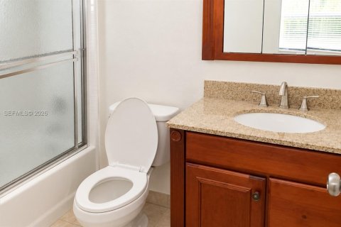 Condo in Tamarac, Florida, 1 bedroom  № 2399665 - photo 14