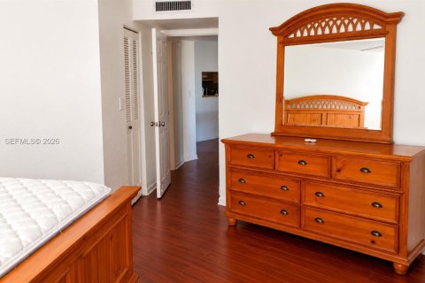 Condo in Tamarac, Florida, 1 bedroom  № 2399665 - photo 12