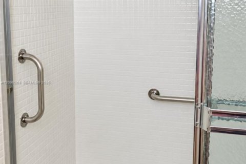 Condo in Tamarac, Florida, 1 bedroom  № 2399665 - photo 16