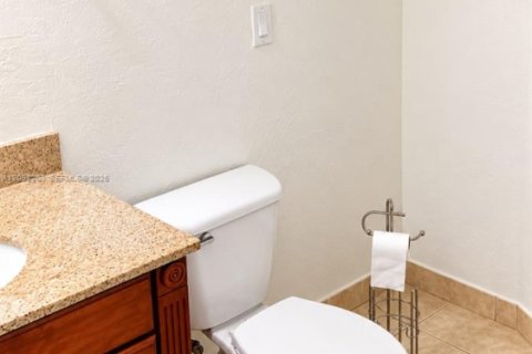 Condo in Tamarac, Florida, 1 bedroom  № 2399665 - photo 7
