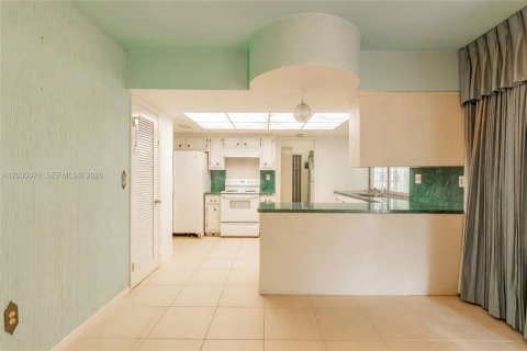 Villa ou maison à vendre à Miami, Floride: 3 chambres, 254.65 m2 № 2084789 - photo 10