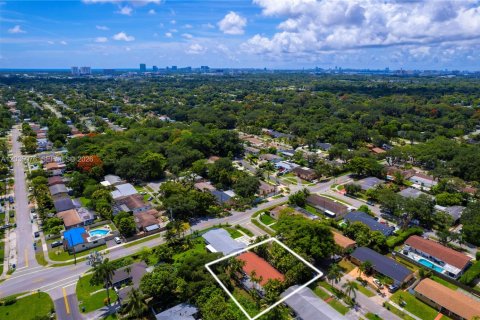 Villa ou maison à vendre à Miami, Floride: 3 chambres, 254.65 m2 № 2084789 - photo 3
