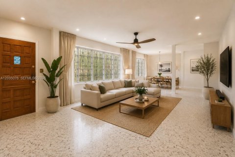 Villa ou maison à vendre à Miami, Floride: 3 chambres, 254.65 m2 № 2084789 - photo 5