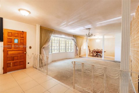 Villa ou maison à vendre à Miami, Floride: 3 chambres, 254.65 m2 № 2084789 - photo 4