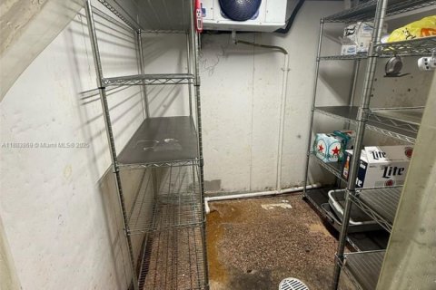 Immobilier commercial à vendre à Miami, Floride № 2021650 - photo 8