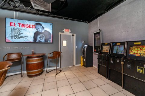 Immobilier commercial à vendre à Miami, Floride № 2021650 - photo 5