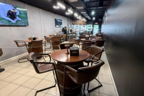 Immobilier commercial à vendre à Miami, Floride № 2021650 - photo 4