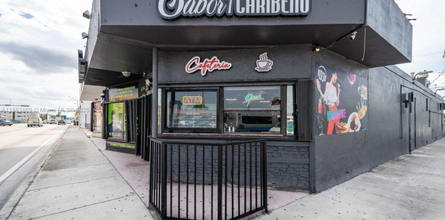 Immobilier commercial à Miami, Floride № 2021650