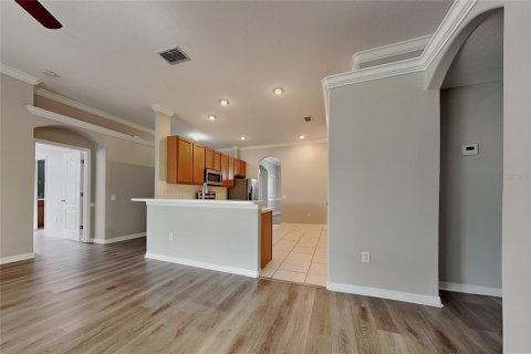 Villa ou maison à louer à Spring Hill, Floride: 5 chambres, 193.14 m2 № 2418622 - photo 3