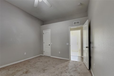 Villa ou maison à louer à Spring Hill, Floride: 5 chambres, 193.14 m2 № 2418622 - photo 14