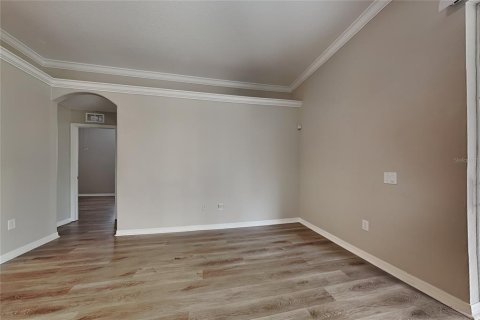 Villa ou maison à louer à Spring Hill, Floride: 5 chambres, 193.14 m2 № 2418622 - photo 2