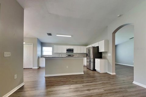 House in Wesley Chapel, Florida 4 bedrooms, 190.82 sq.m. № 2376875 - photo 4