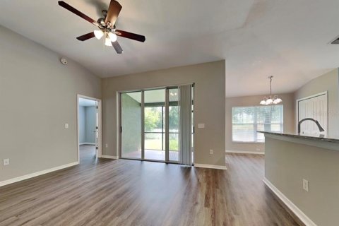 House in Wesley Chapel, Florida 4 bedrooms, 190.82 sq.m. № 2376875 - photo 5