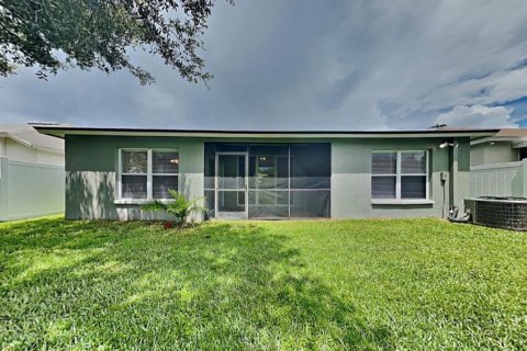 House in Wesley Chapel, Florida 4 bedrooms, 190.82 sq.m. № 2376875 - photo 2