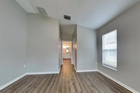 House in Wesley Chapel, Florida 4 bedrooms, 190.82 sq.m. № 2376875 - photo 7