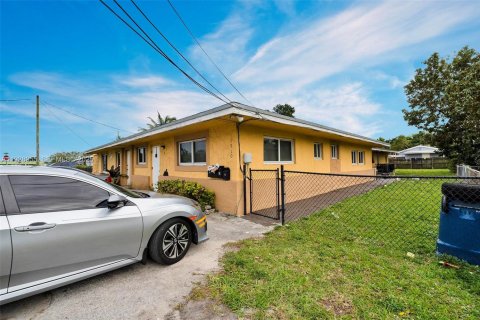 Immobilier commercial à vendre à Miami, Floride: 459.96 m2 № 1987432 - photo 3