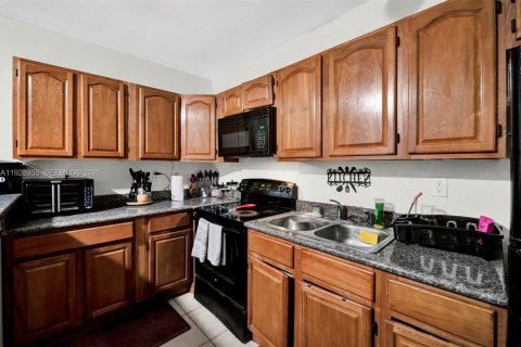 Immobilier commercial à vendre à Miami, Floride: 459.96 m2 № 1987432 - photo 12