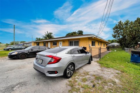 Immobilier commercial à vendre à Miami, Floride: 459.96 m2 № 1987432 - photo 2