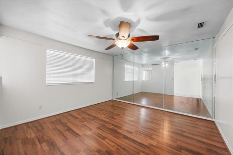 House in Gainesville, Florida 4 bedrooms, 151.52 sq.m. № 2348301 - photo 10