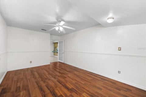 House in Gainesville, Florida 4 bedrooms, 151.52 sq.m. № 2348301 - photo 9