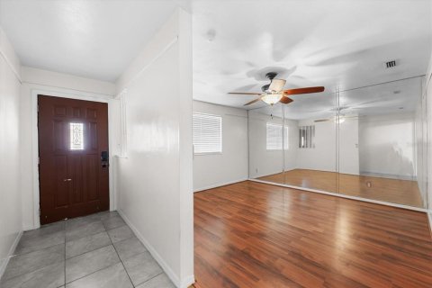 House in Gainesville, Florida 4 bedrooms, 151.52 sq.m. № 2348301 - photo 12