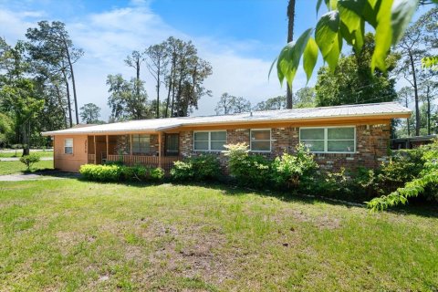 House in Gainesville, Florida 4 bedrooms, 151.52 sq.m. № 2348301