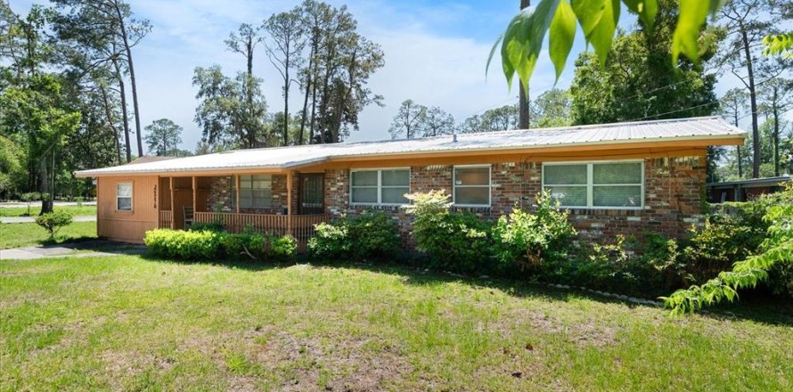 House in Gainesville, Florida 4 bedrooms, 151.52 sq.m. № 2348301