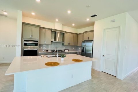 Villa ou maison à louer à Loxahatchee Groves, Floride: 3 chambres, 244.43 m2 № 2168522 - photo 8