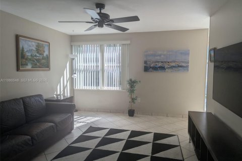 Снять в аренду кондоминиум в Санни-Айлс-Бич, Флорида 1 спальня, 57.6м2, № 2057574 - фото 7
