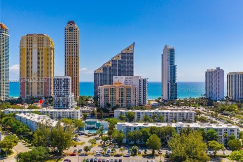 Снять в аренду кондоминиум в Санни-Айлс-Бич, Флорида 1 спальня, 57.6м2, № 2057574 - фото 16