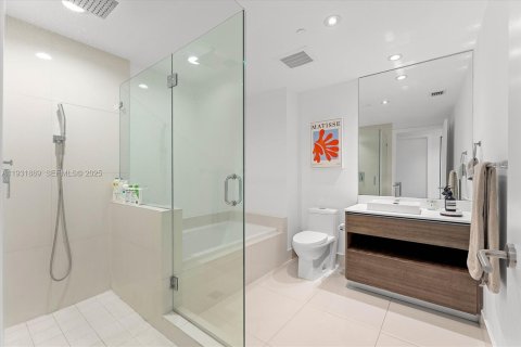 Снять в аренду кондоминиум в Майами, Флорида 1 спальня, 75.44м2, № 1990767 - фото 17