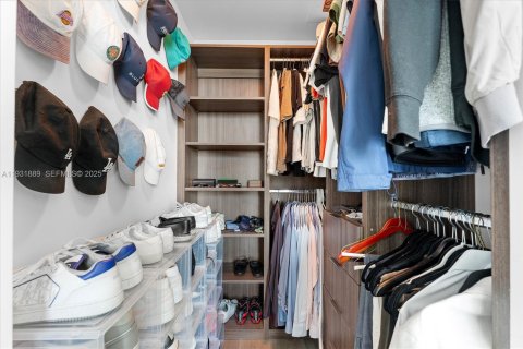 Снять в аренду кондоминиум в Майами, Флорида 1 спальня, 75.44м2, № 1990767 - фото 16