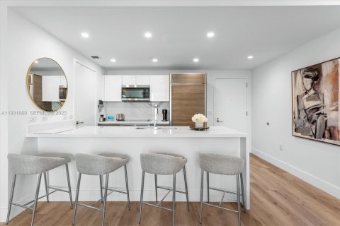 Снять в аренду кондоминиум в Майами, Флорида 1 спальня, 75.44м2, № 1990767 - фото 9