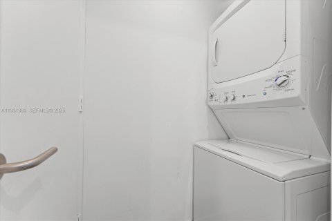 Снять в аренду кондоминиум в Майами, Флорида 1 спальня, 75.44м2, № 1990767 - фото 19