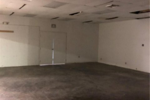 Tienda en alquiler en Oakland Park, Florida № 1180135 - foto 1