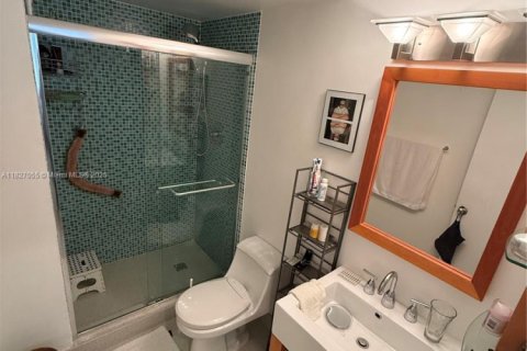 Condominio en venta en Miami Beach, Florida, 2 dormitorios, 106.37 m2 № 1940385 - foto 13