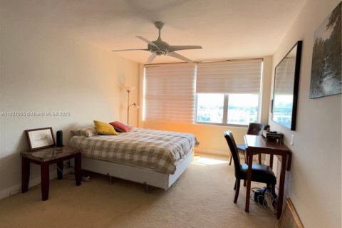 Condominio en venta en Miami Beach, Florida, 2 dormitorios, 106.37 m2 № 1940385 - foto 11