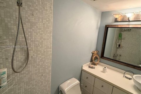 Condominio en venta en Miami Beach, Florida, 2 dormitorios, 106.37 m2 № 1940385 - foto 10