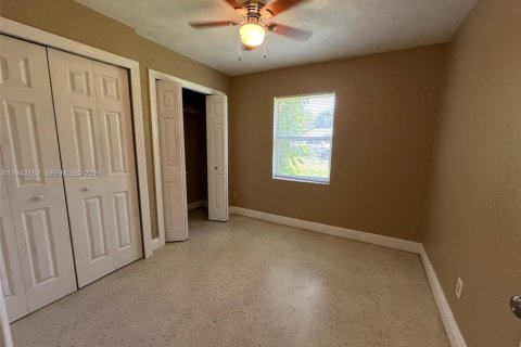 Casa en venta en St. Lucie, Florida, 4 dormitorios, 115.38 m2 № 2000590 - foto 15