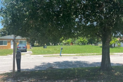 Casa en venta en St. Lucie, Florida, 4 dormitorios, 115.38 m2 № 2000590 - foto 7