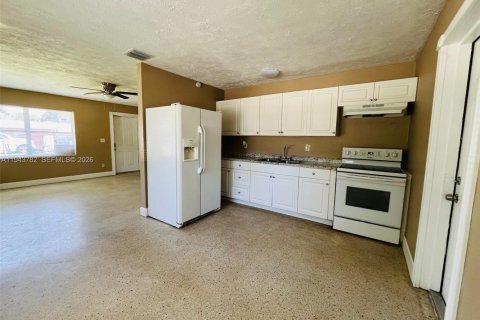 Casa en venta en St. Lucie, Florida, 4 dormitorios, 115.38 m2 № 2000590 - foto 11