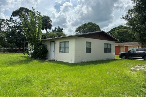 Casa en St. Lucie, Florida 4 dormitorios, 115.38 m2 № 2000590