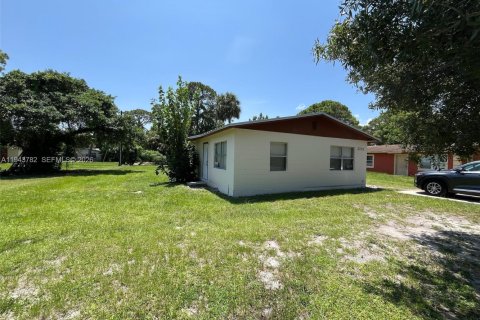 Casa en venta en St. Lucie, Florida, 4 dormitorios, 115.38 m2 № 2000590 - foto 3