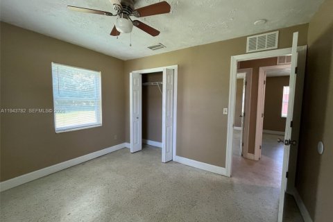 Casa en venta en St. Lucie, Florida, 4 dormitorios, 115.38 m2 № 2000590 - foto 20