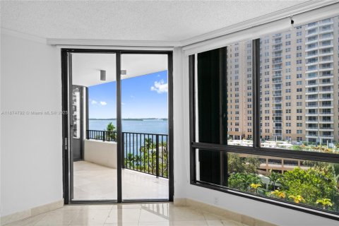 Condominio en alquiler en Miami, Florida, 2 dormitorios, 116.59 m2 № 1922169 - foto 6