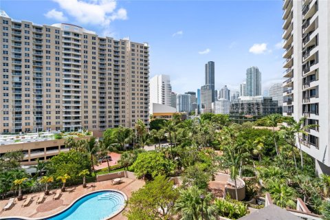 Condominio en alquiler en Miami, Florida, 2 dormitorios, 116.59 m2 № 1922169 - foto 28