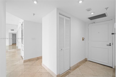 Condominio en alquiler en Miami, Florida, 2 dormitorios, 116.59 m2 № 1922169 - foto 16