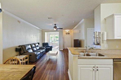 Condo in Winter Garden, Florida, 2 bedrooms  № 1675231 - photo 6