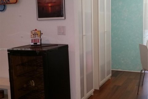 Купить кондоминиум в Майами-Бич, Флорида 38.46м2, № 2088712 - фото 10
