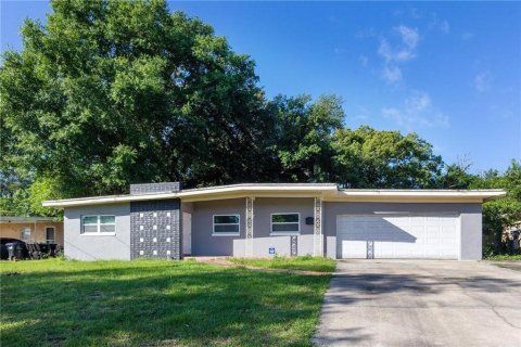 House in Orlando, Florida 3 bedrooms, 118.45 sq.m. № 1442729 - photo 1